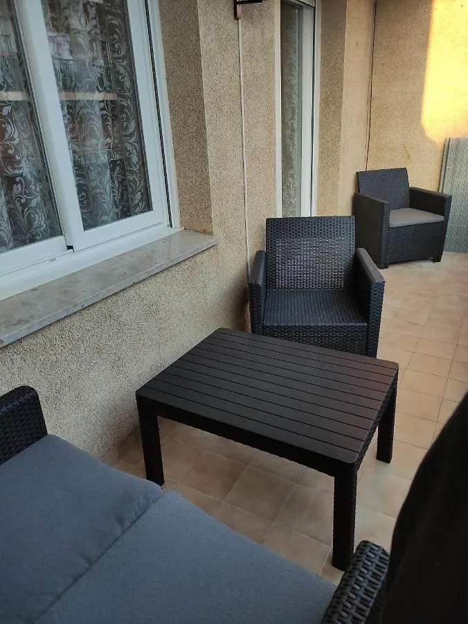 Piso De 4 Habitaciones En El Centro De Roses