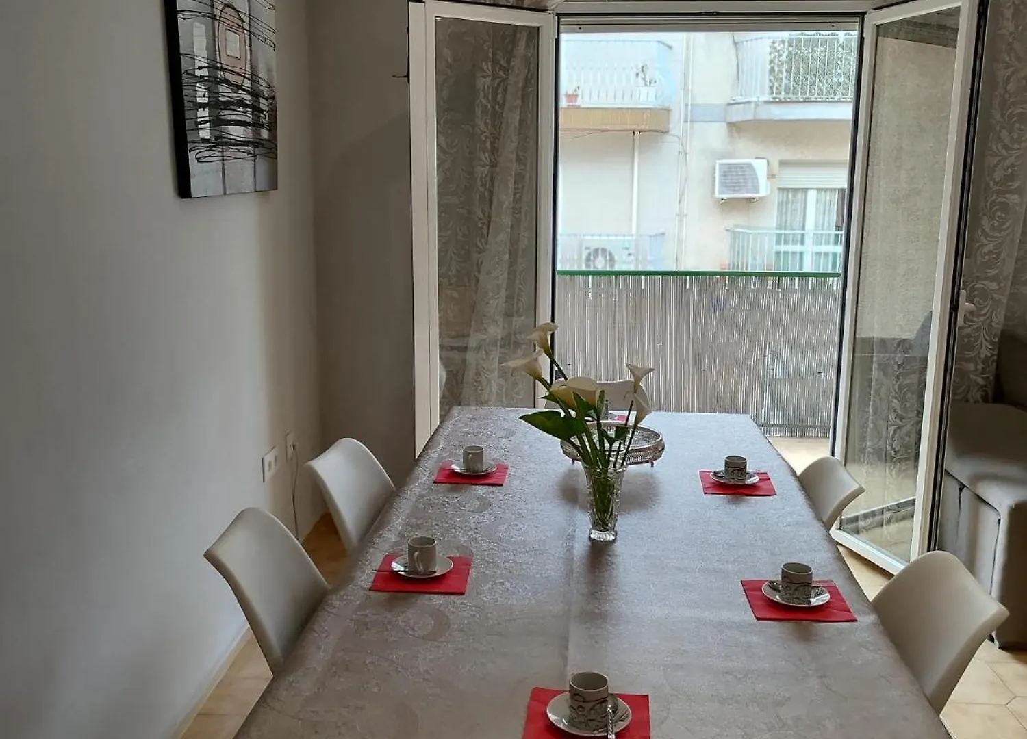 Piso De 4 Habitaciones En El Centro De Roses Espanha